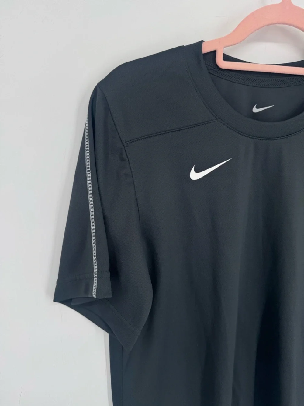 Nike Women's Black DRI-FIT Athletic Lightweight Performance Tee Size Small